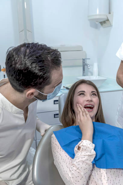 Best Cracked Tooth Emergency Dentist  in Altamont, KS